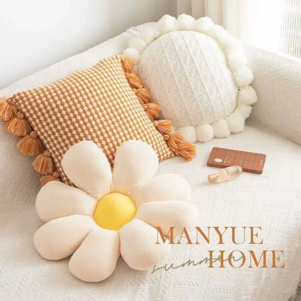 Daisy Pillow - Image 9