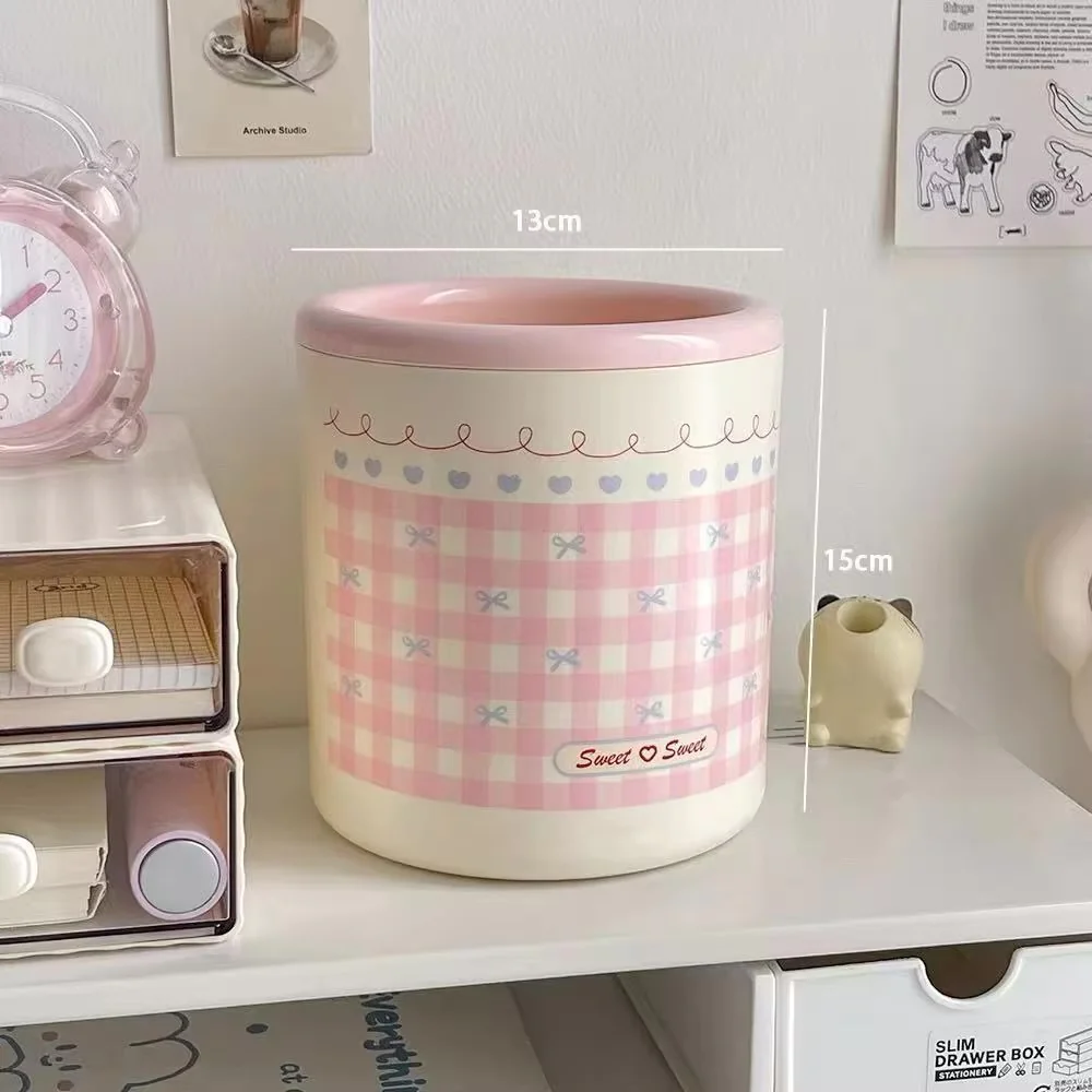 Gingham Trash Can - Image 4