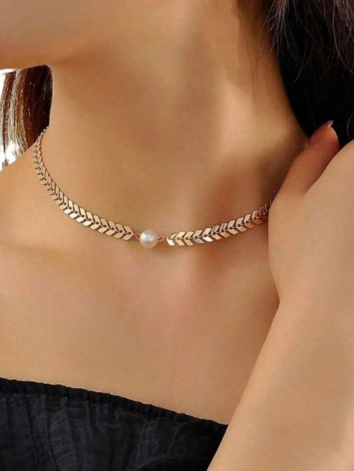 Pearl Choker Necklace - Image 6