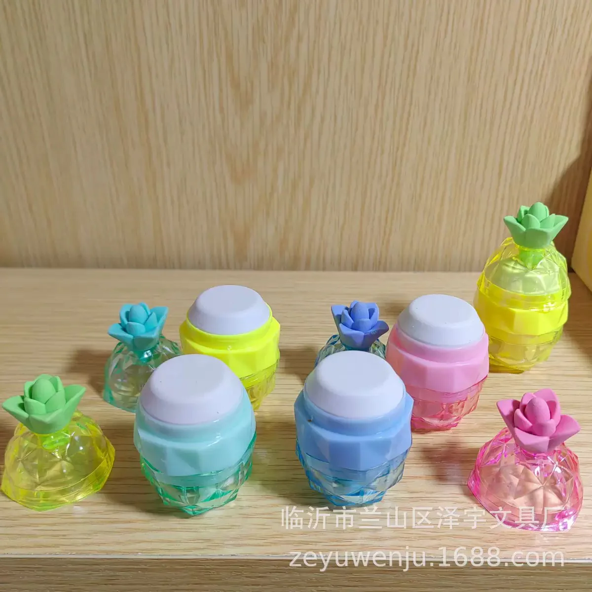 Pineapple Eraser w Sharpener - Image 6