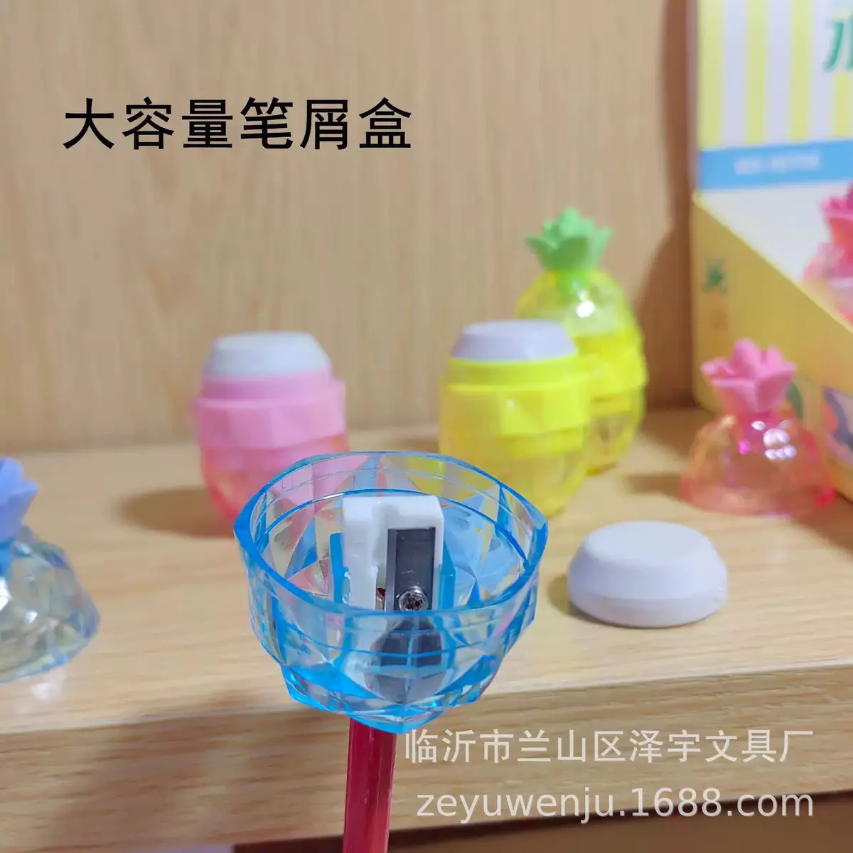 Pineapple Eraser w Sharpener - Image 7