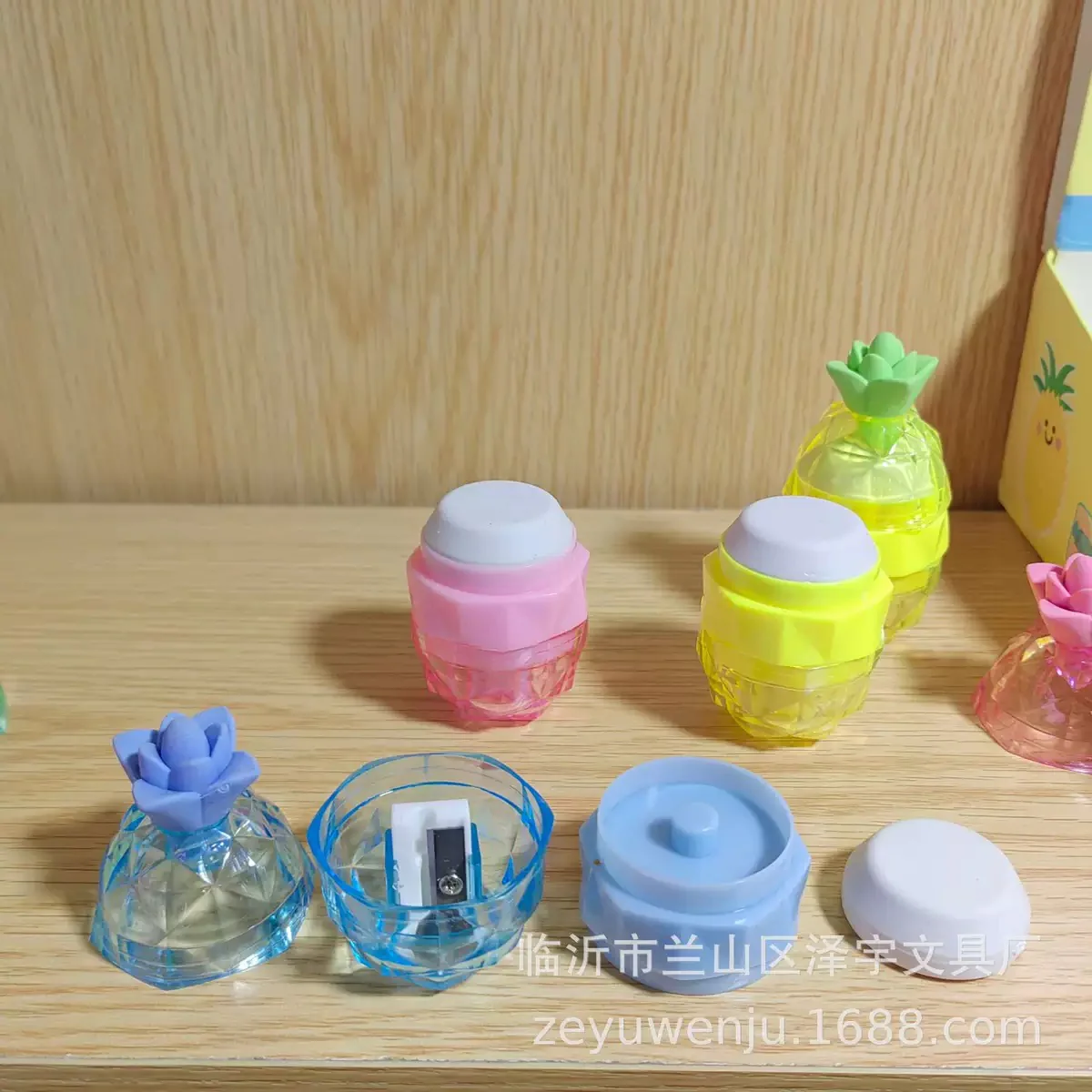Pineapple Eraser w Sharpener - Image 8