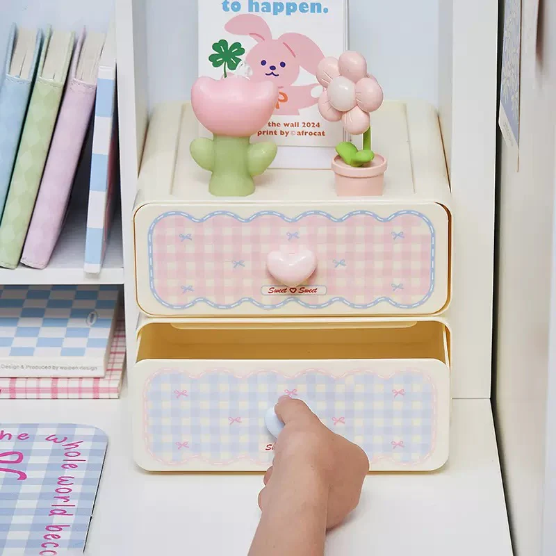 Gingham Desk Drawer - Image 4